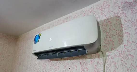 URGENT SALE kENWOOD inverter split AC 1.5 Ton  call/03010443260