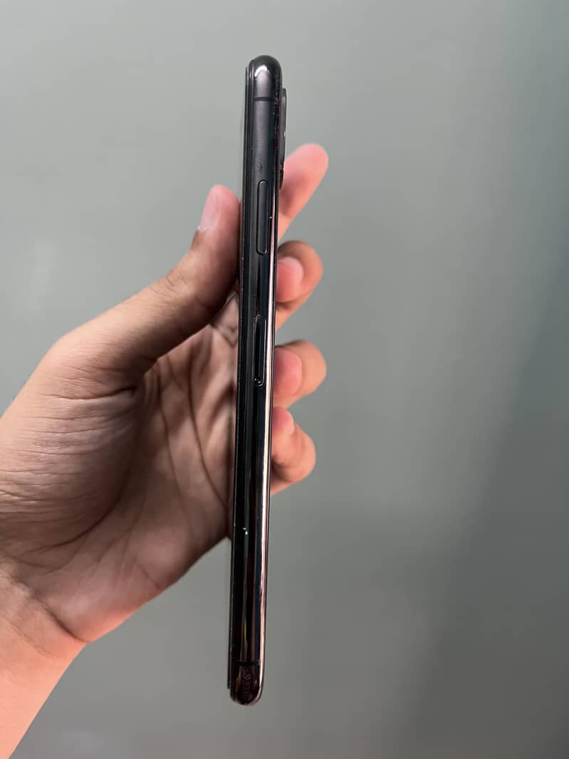 iPhone XS max 4