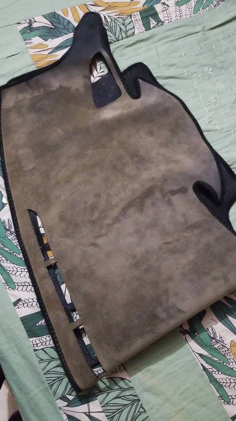 Dashboard mat 0