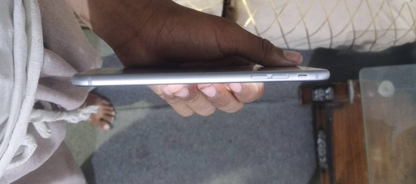 Apple iPhone 6 Plus 5