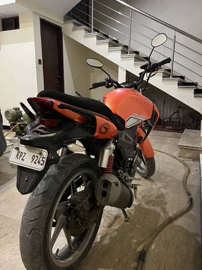 Unique crazzer 150cc bhut hi achi bike khas tor pr is ka back ka look