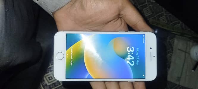 Apple iPhone 8