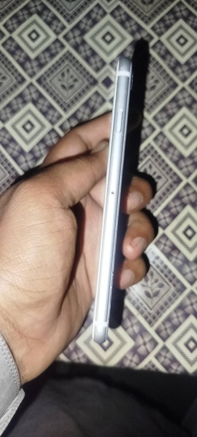 Apple iPhone 8 1