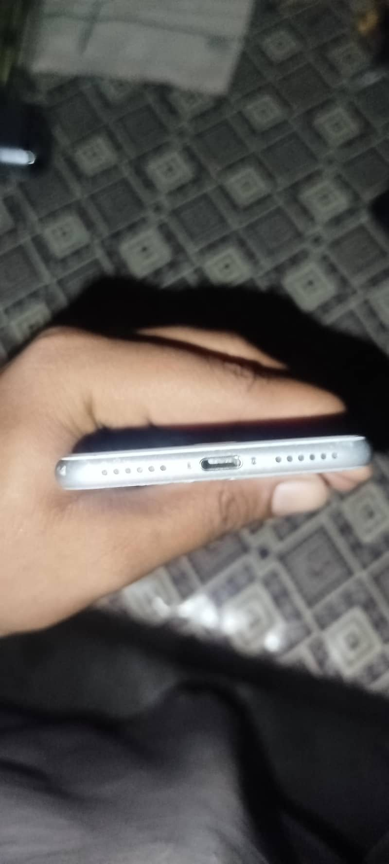 Apple iPhone 8 3