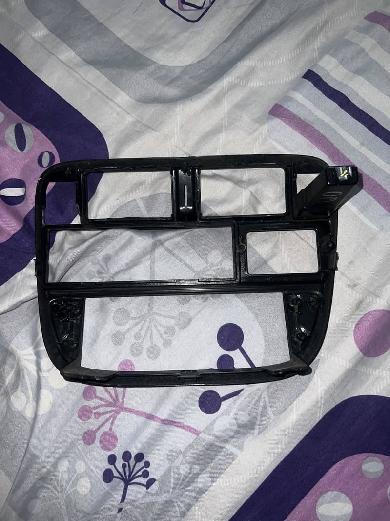 Civic 2000 centre panel 1
