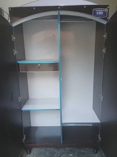 Almari for sale 10/10 condition