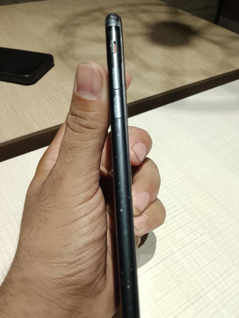 Apple iPhone 7 Plus 0