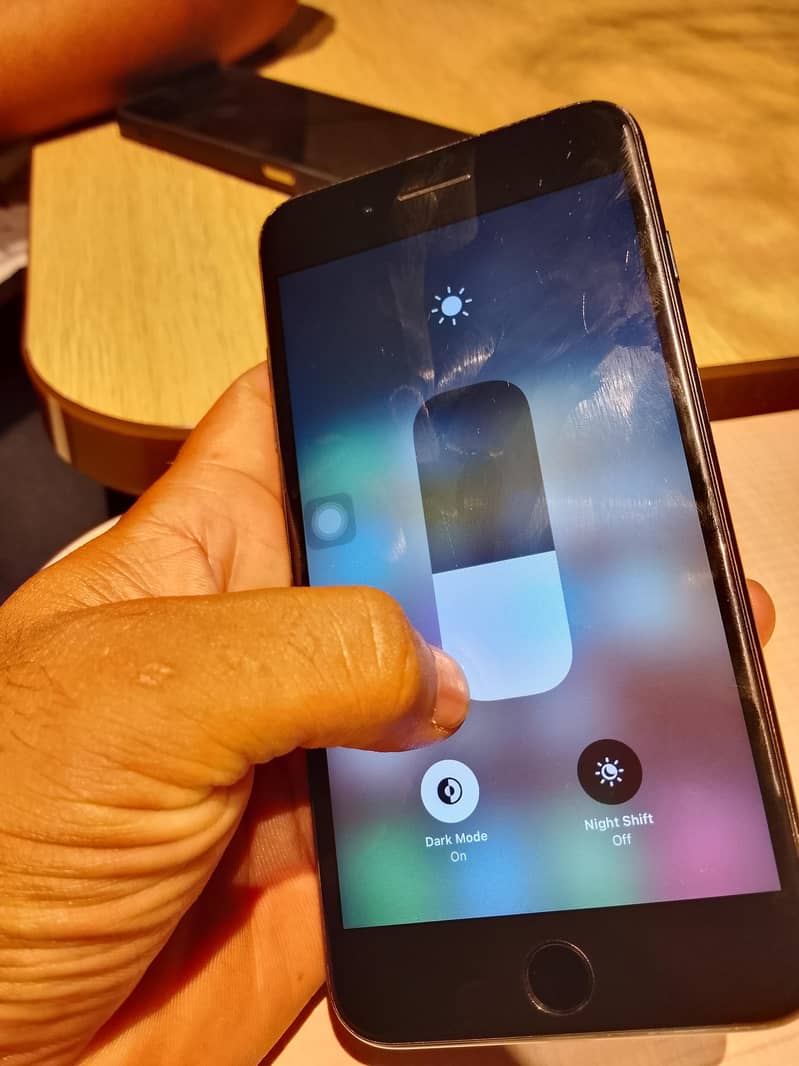 Apple iPhone 7 Plus 2