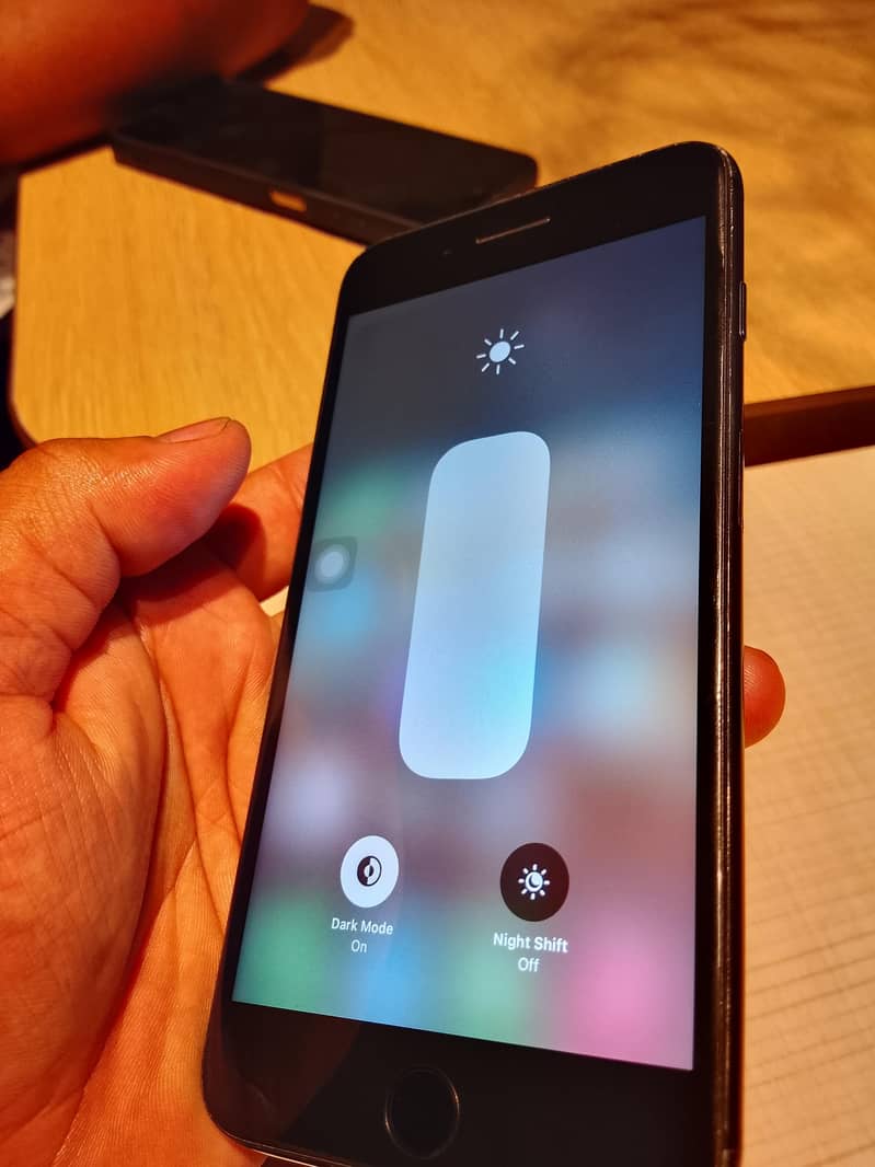 Apple iPhone 7 Plus 3