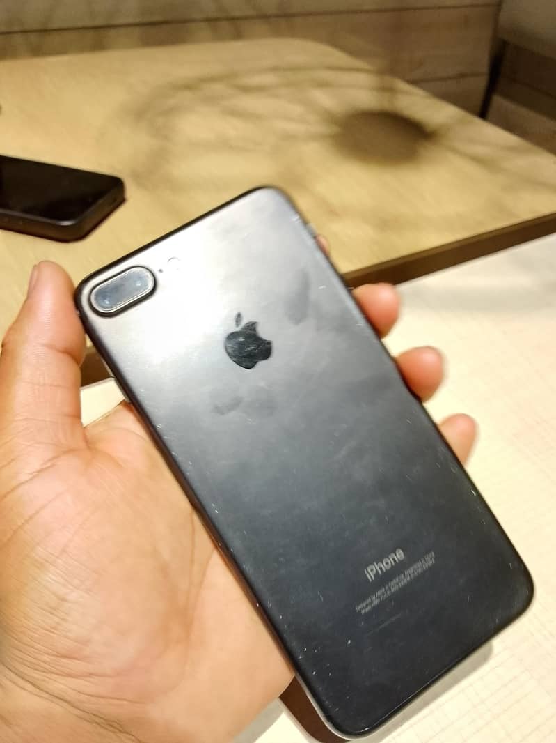 Apple iPhone 7 Plus 7