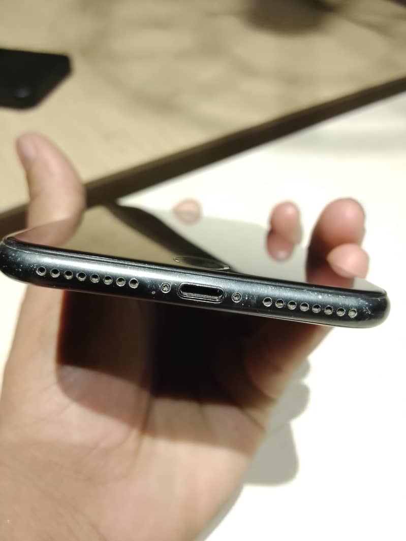 Apple iPhone 7 Plus 8