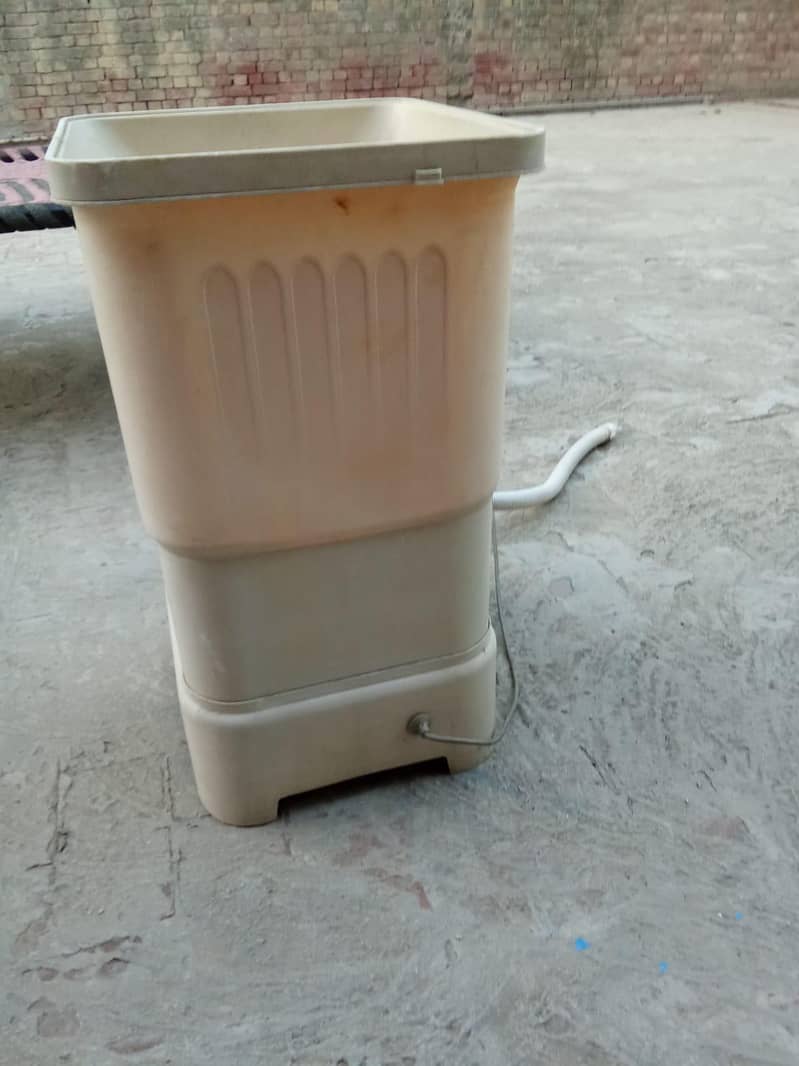 washing machine 10