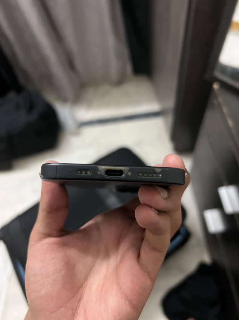 Apple iPhone 15 5