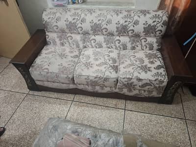 3 2 1 seater sofa set 40000 good condition