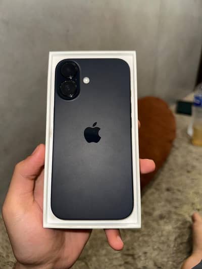 Apple iPhone 16