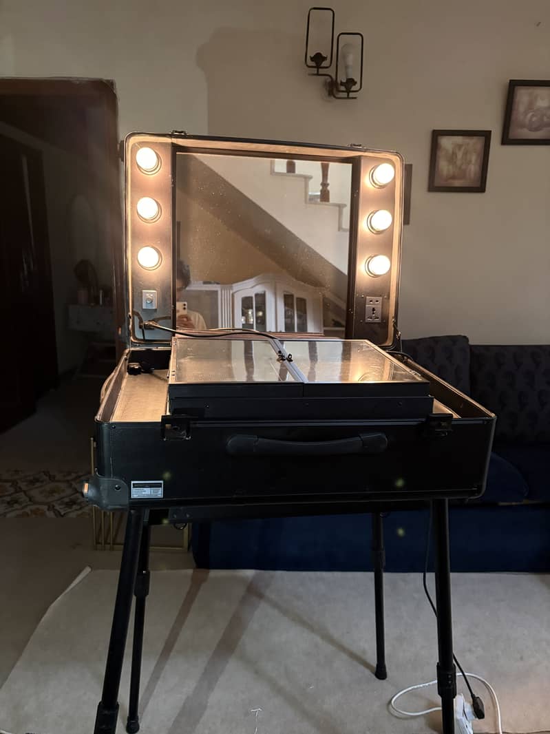 Makeup box 6
