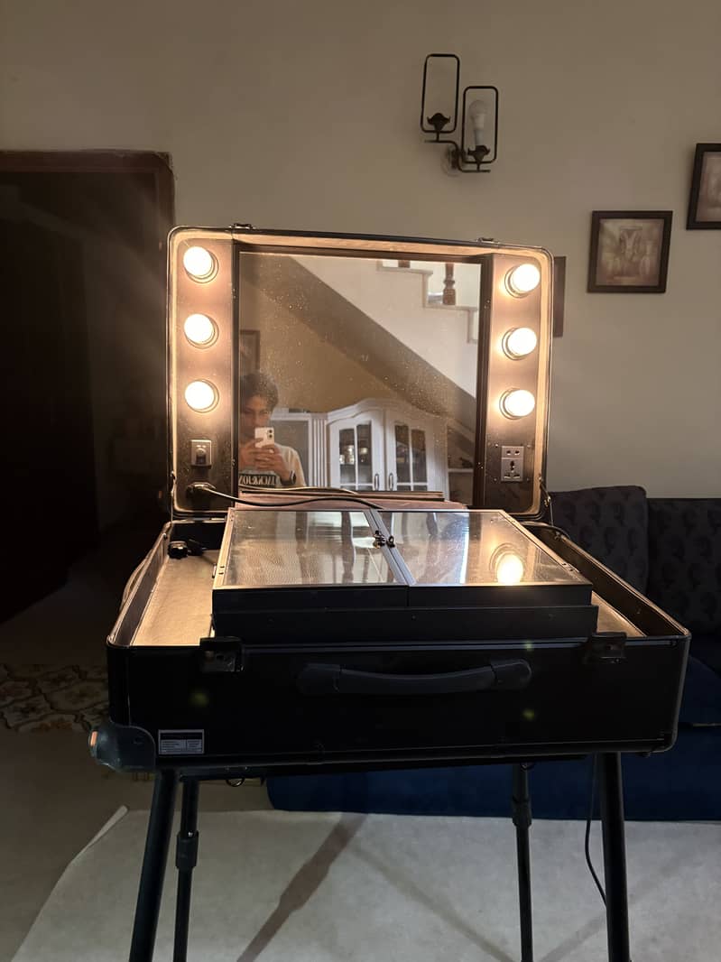 Makeup box 8