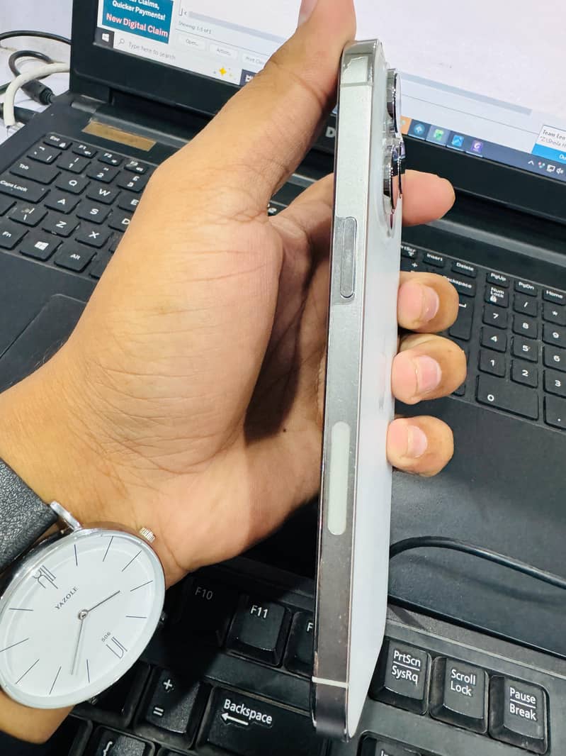 iPhone 14 Pro Max 8