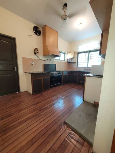 Luxury 1 Bedroom Furnished Room Near Commercial Area DHA Phase 1
