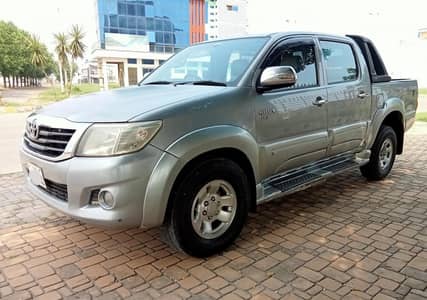 TOYOTA VIGO FOR RENT FOR OUT OUTDOOR ACTIVITIES