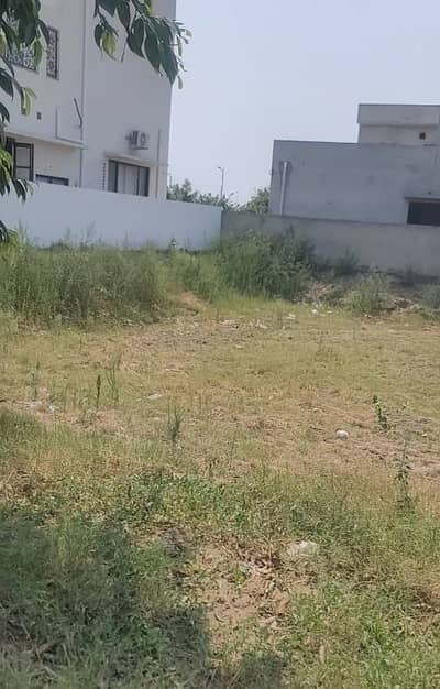 1134 U Prime Location Plot Available In A Secure And Well-Developed Area. Ideal For Investment Or Building Your Dream Home With All Basic Utilities Nearby.