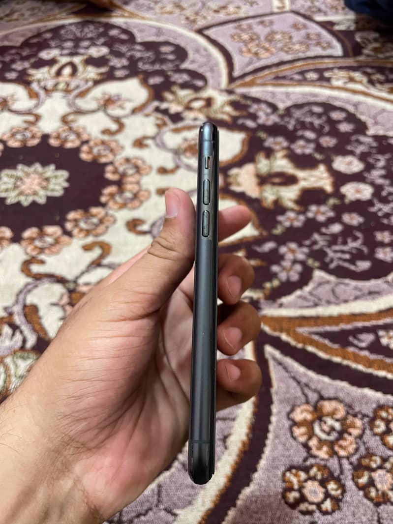 iPhone 11 Pro 3