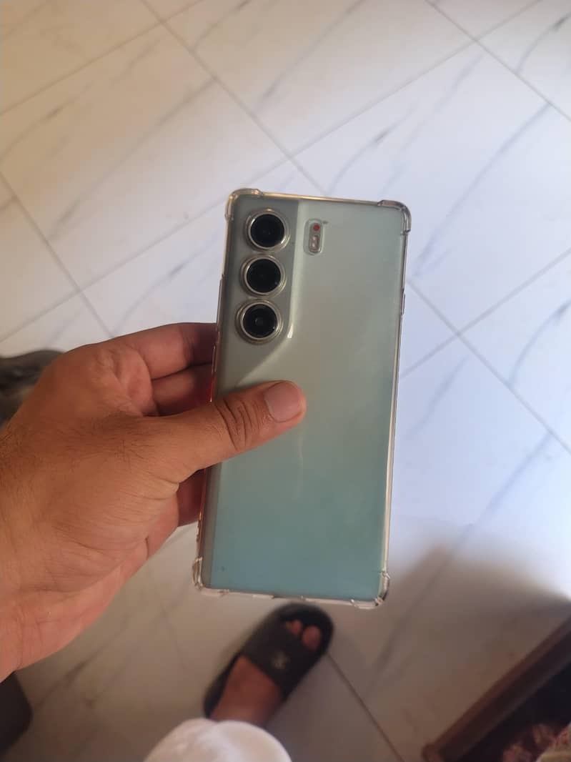Tecno CAMON 40 9