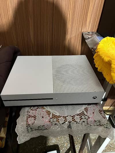 xbox One s 1tb storage brand new condition