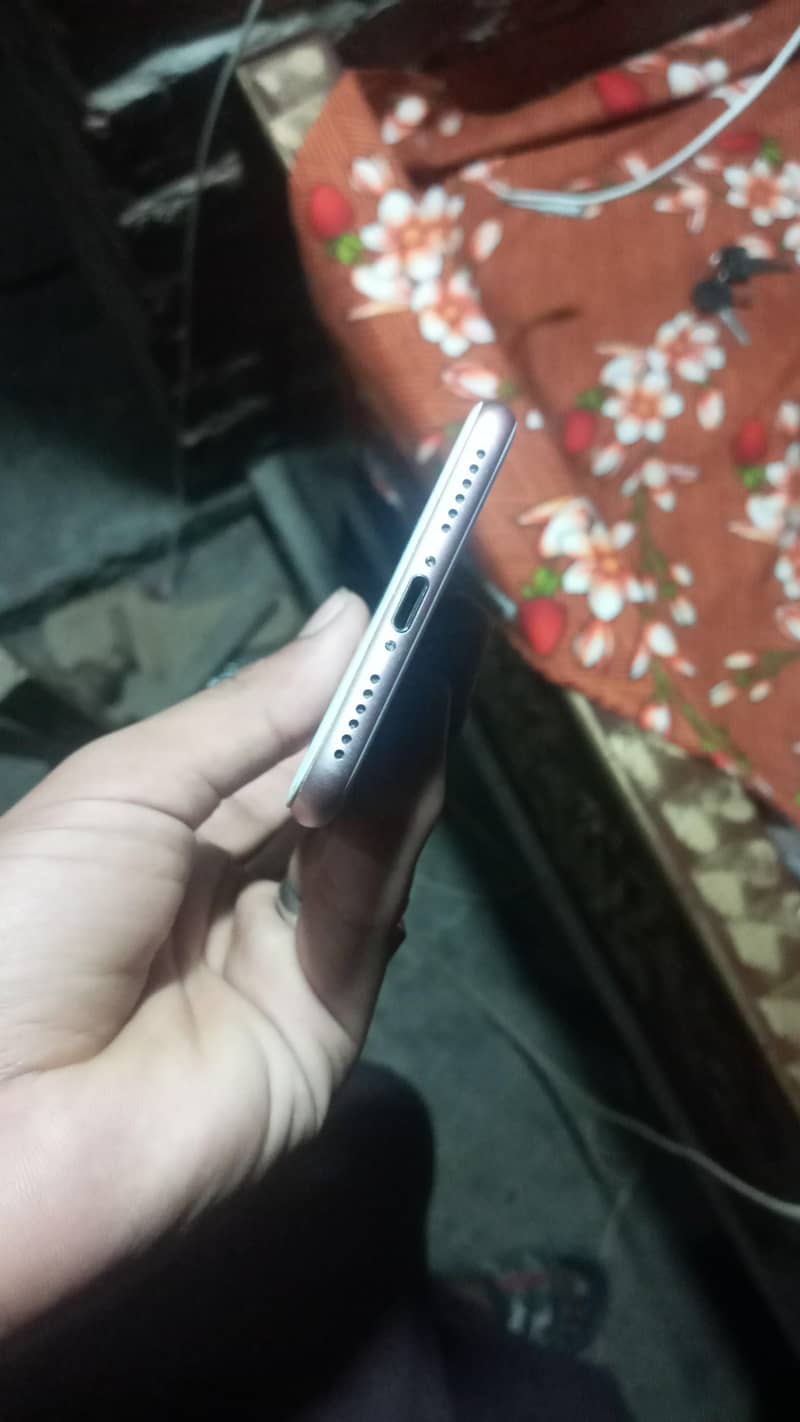 Apple iPhone 7 1