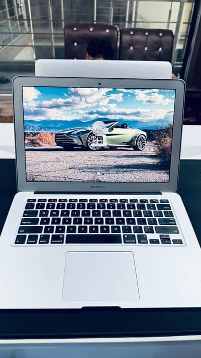 Macbook air 2017 8gb 256gb core i5 All Ok Neat and clean with original