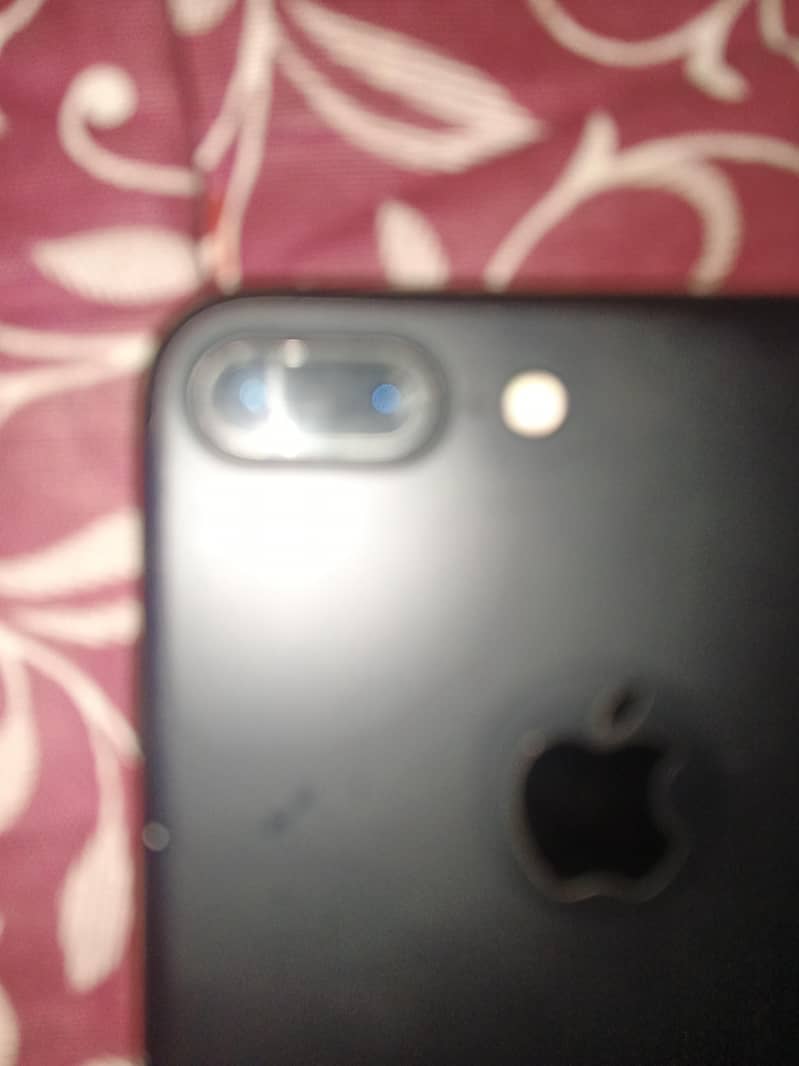 Apple iPhone 7 Plus 3