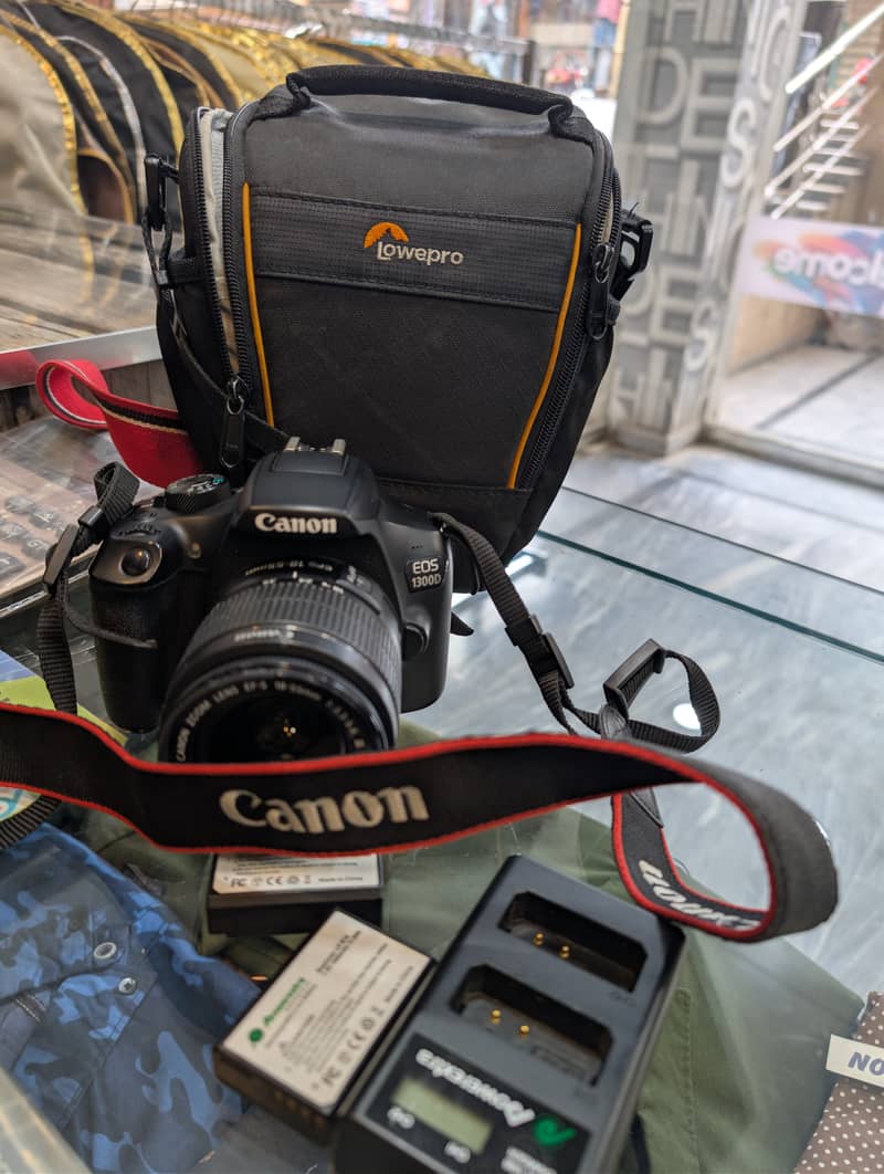 Canoon d1300/ 4