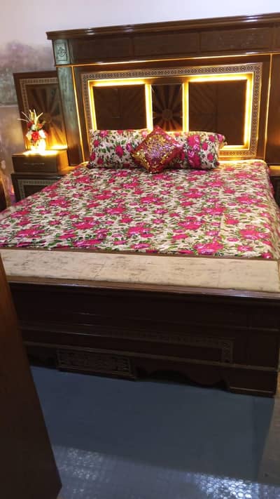 bed. almari. dreser