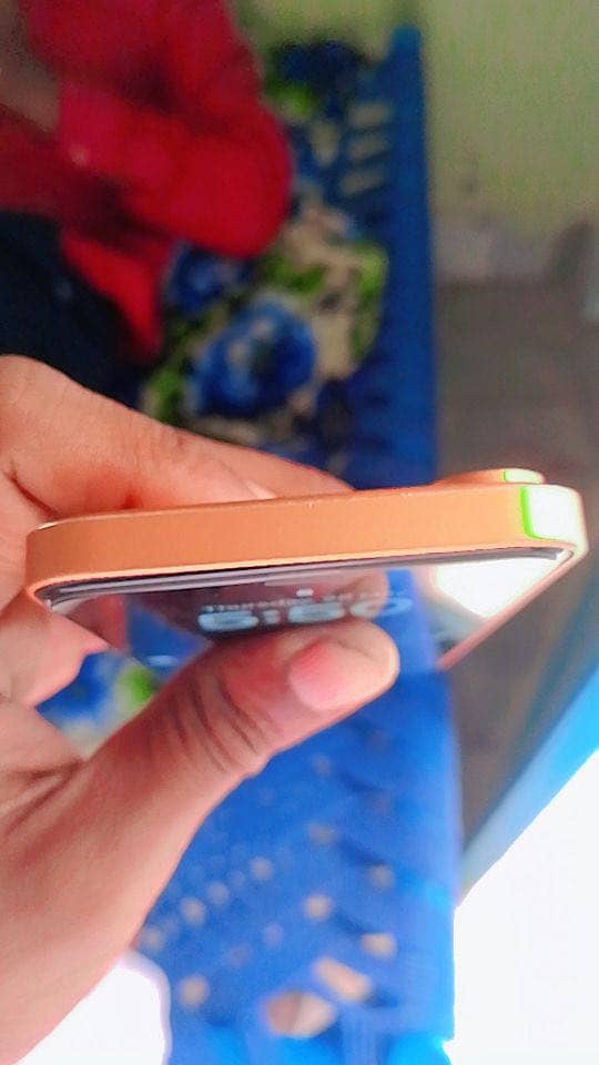 Apple iPhone X 4