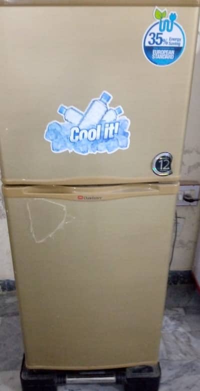 DAWLANCE MODEL 9122 MEDIUM SIZE DOUBLE DOOR EXCELLENT CONDITION