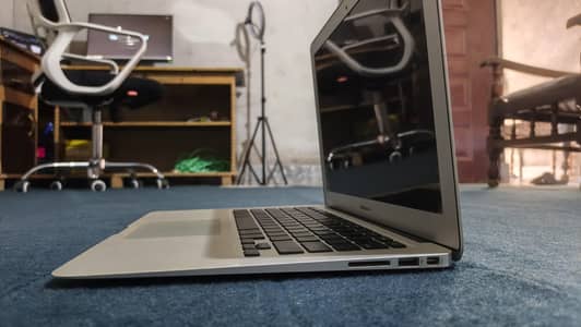 MacBook Air 2011 For Sale