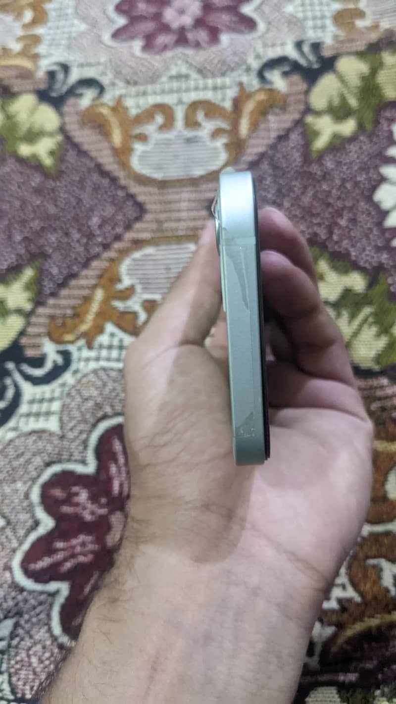 Apple iPhone 12 1