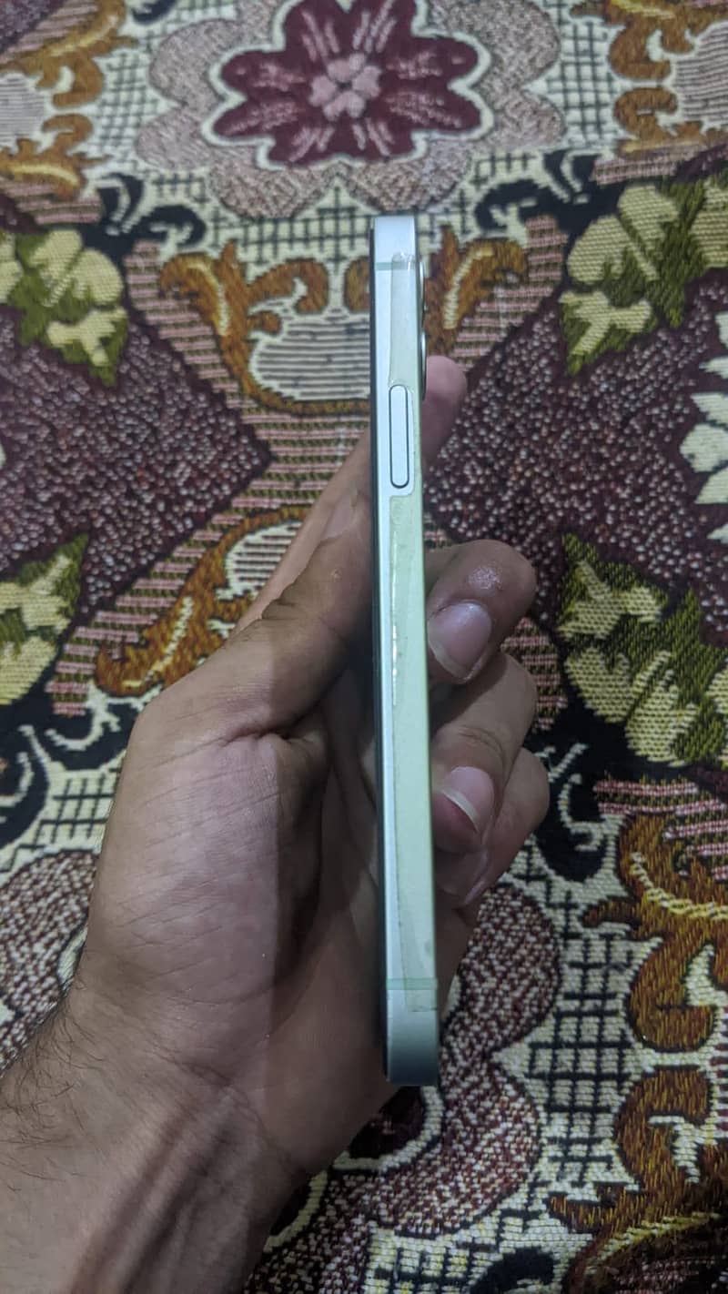 Apple iPhone 12 2