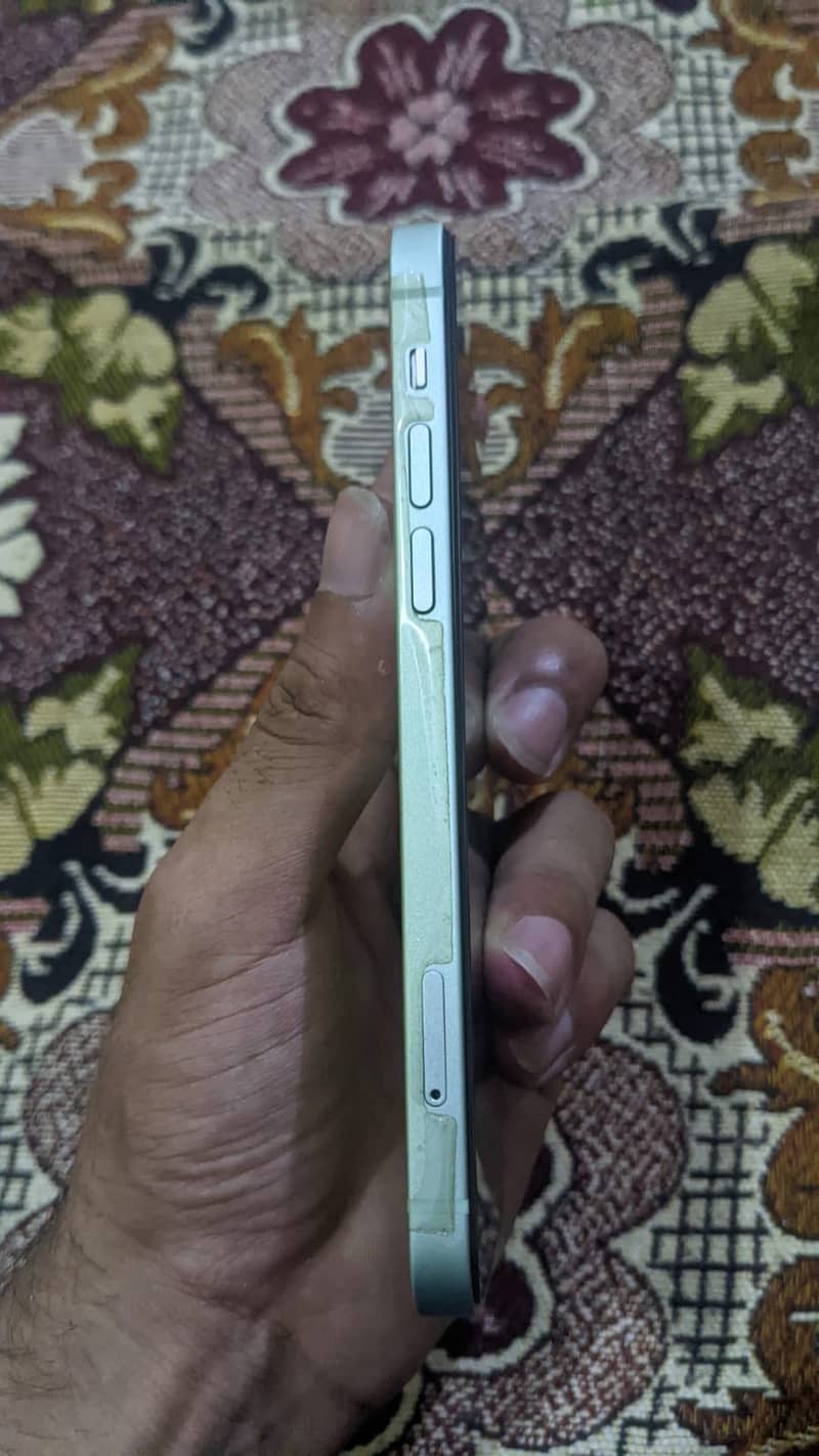 Apple iPhone 12 3