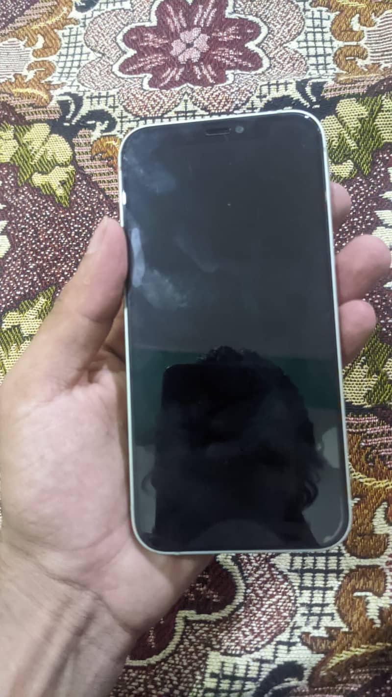 Apple iPhone 12 4