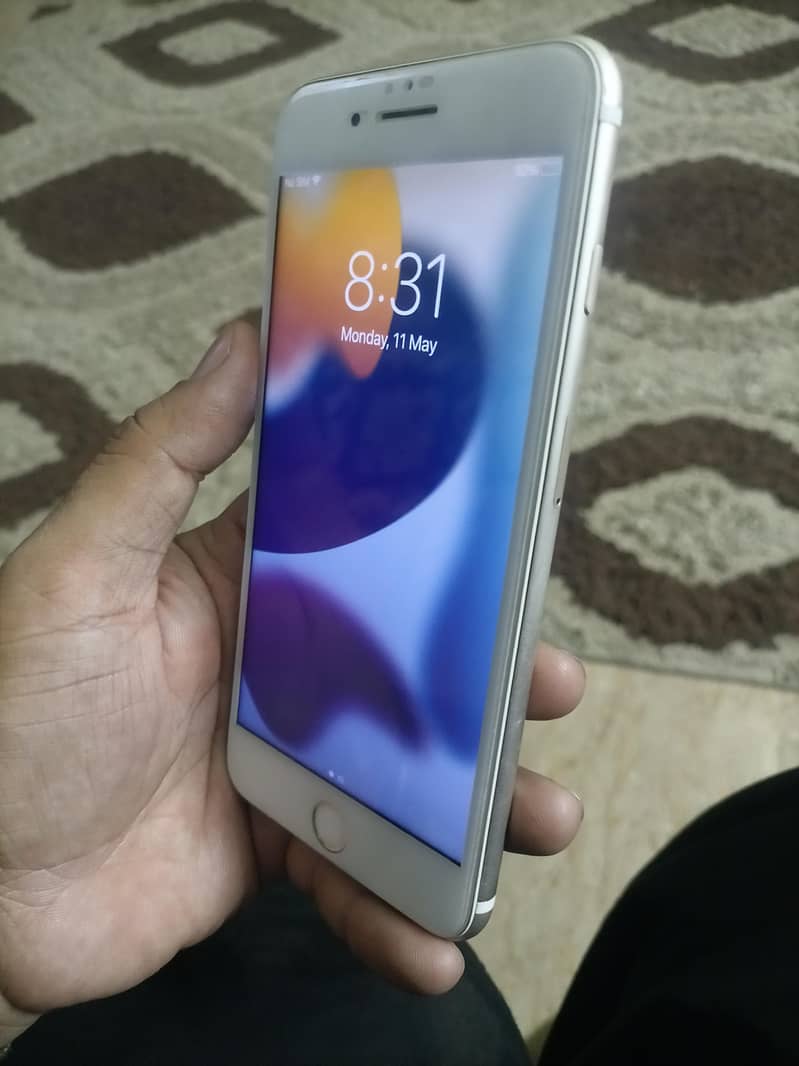 Apple iPhone 7 Plus 2