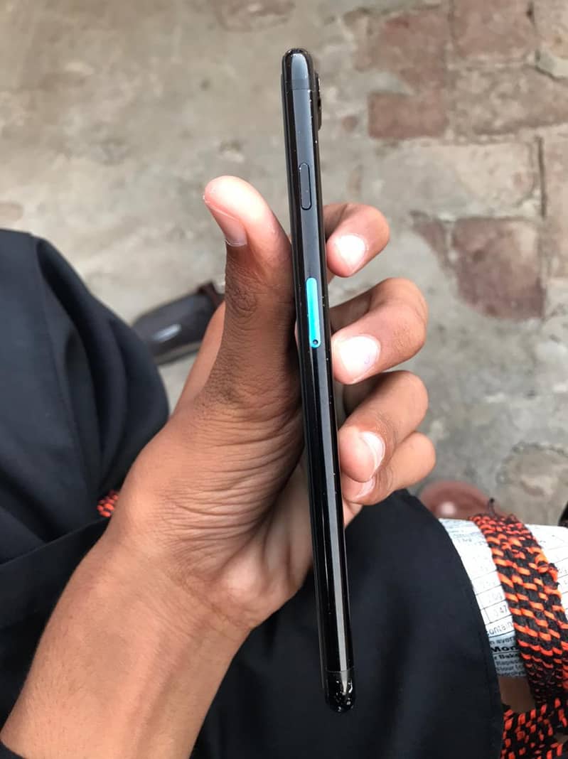 Apple iPhone 7 Plus 11