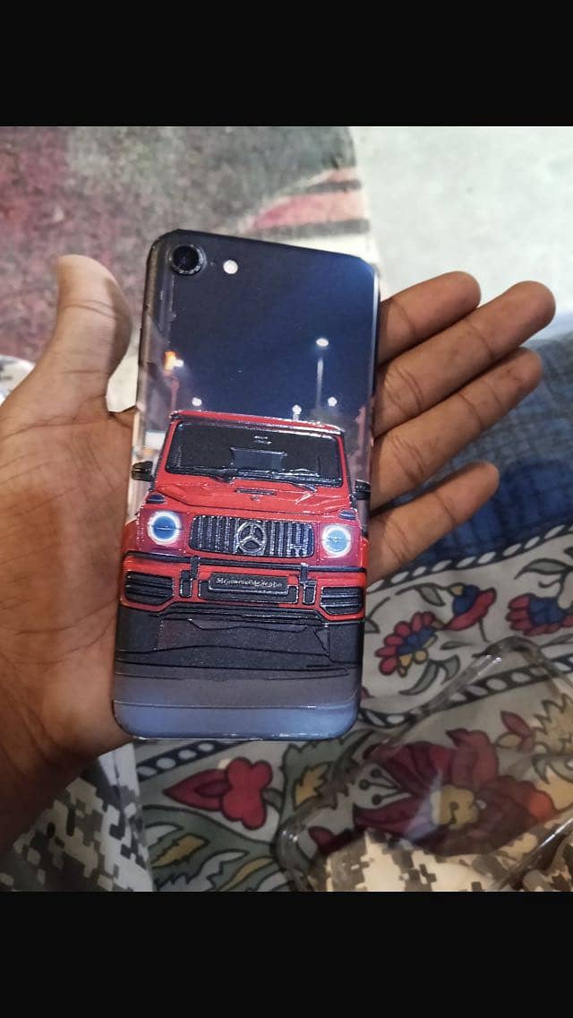 Apple iPhone 7 0
