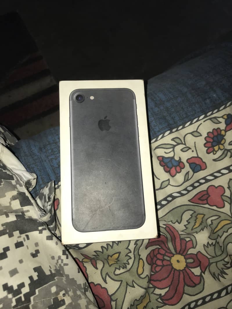Apple iPhone 7 3
