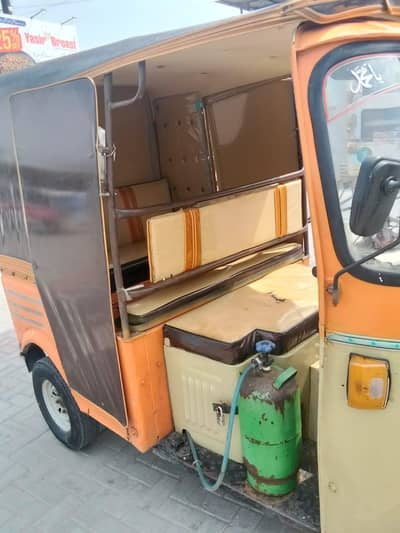 siwa mini car. 2018 madal bohat saaf halat me he. 03057654038