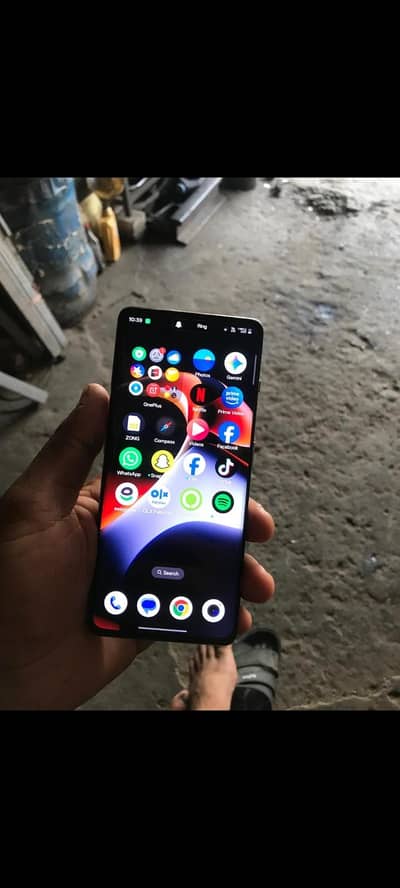 permanent sim working front and back minor crack minor dot