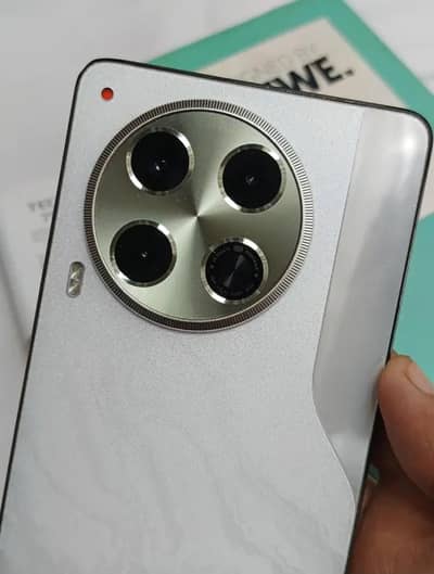 Tecno Camon 30 with box exchange possible