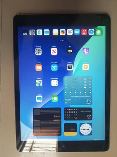 Apple iPad 7th Generation (32GB) – 10/10 Condition