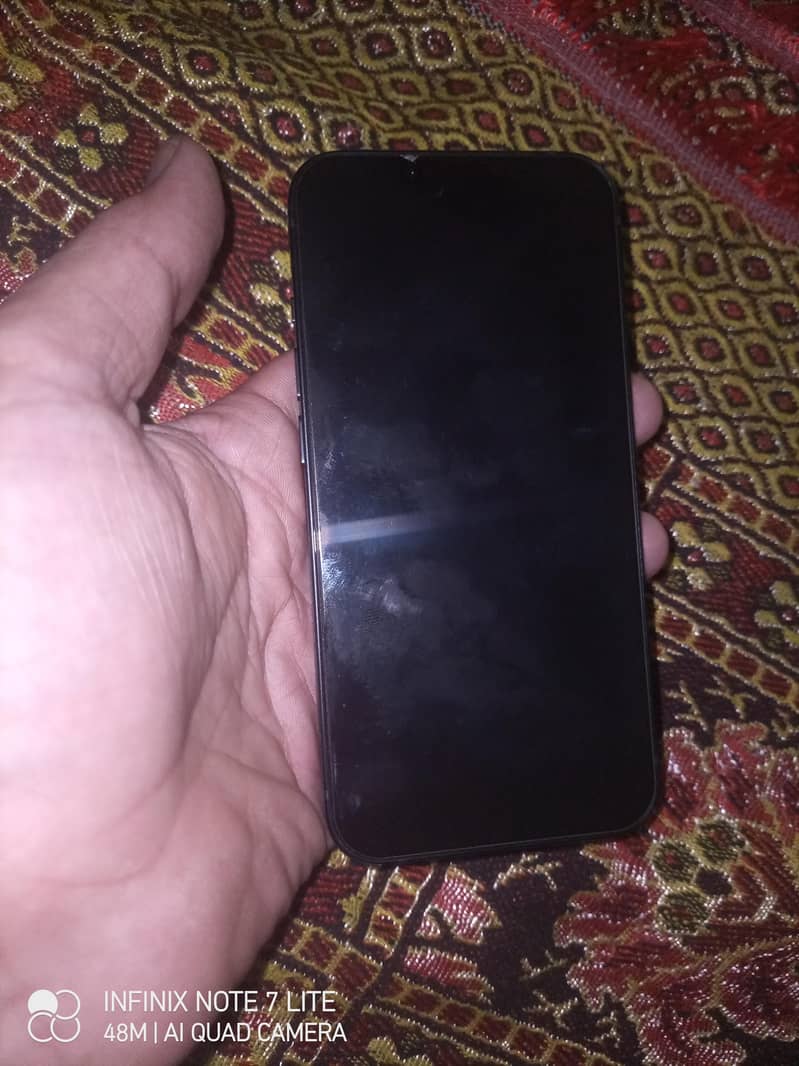 Apple iPhone 13 2