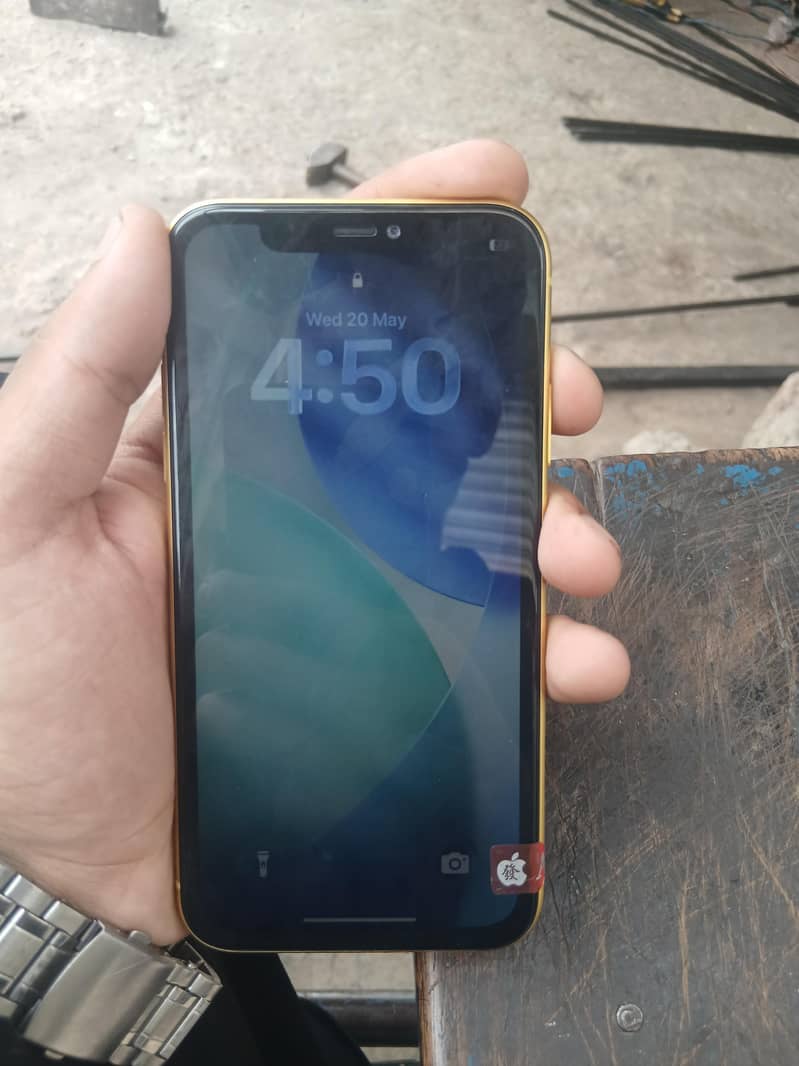 Apple iPhone 11 4
